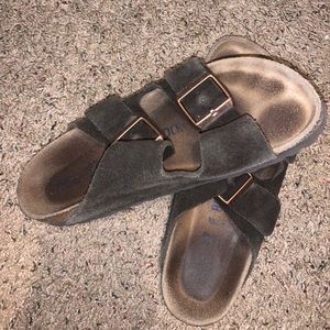 Size 37 (6.5) brown Birkenstock’s.